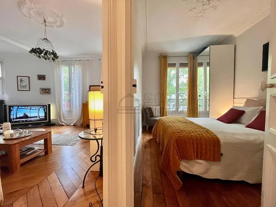 Le Montmartre 18 * Παρίσι